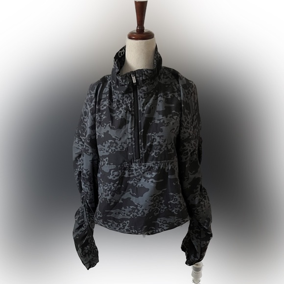 Calvin Klein Performance- NWT - Women’s: M -Half-zip- Pull-Over -Windbreaker - Picture 1 of 7